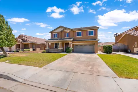 1862 Amargosa Dr, Palmdale, CA 93551