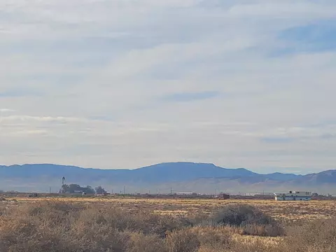 5632 Avenue G E, Lancaster, CA 93535