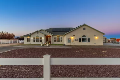 8127 Ave E12 W, Lancaster, CA 93536 photo 6