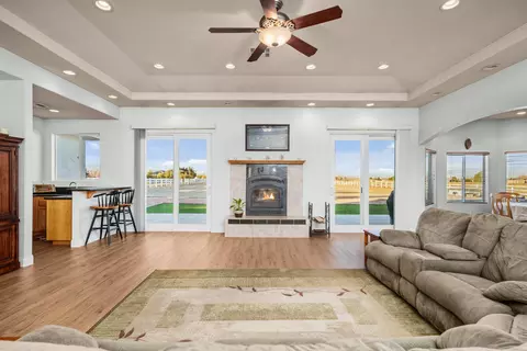 8127 Ave E12 W, Lancaster, CA 93536 photo 11