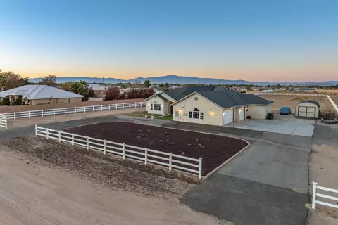 8127 Ave E12 W, Lancaster, CA 93536 photo 4