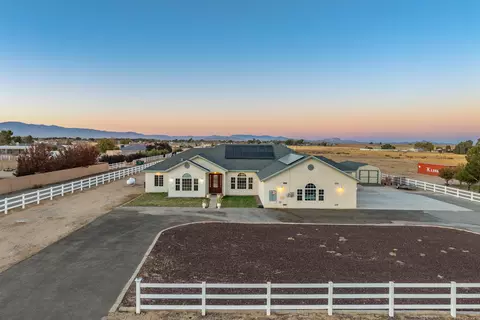 8127 Ave E12 W, Lancaster, CA 93536 photo 3