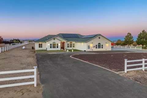 8127 Ave E12 W, Lancaster, CA 93536