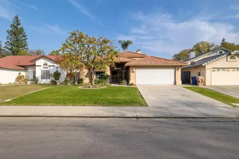 716 Harvest Creek Rd, Bakersfield, CA 93312