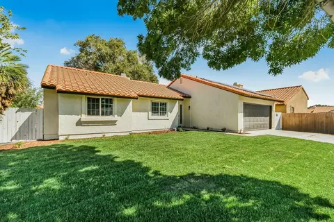 4931 Halen St, Palmdale, CA 93552