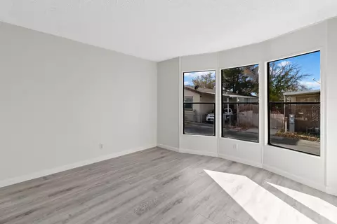 45800 Challenger Way #212, Lancaster, CA 93535 photo 4