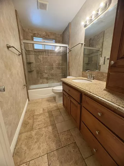 Bath - 43340 27th St W, Lancaster, CA 93536 photo 1 of 5