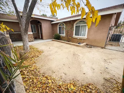 Exterior - 43340 27th St W, Lancaster, CA 93536 photo 4 of 16
