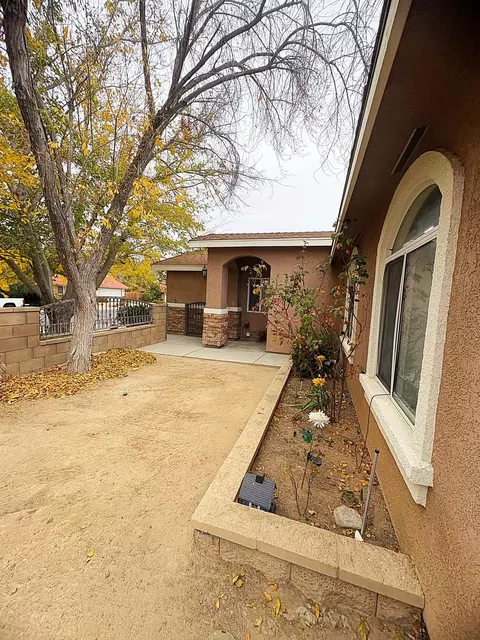 Exterior - 43340 27th St W, Lancaster, CA 93536 photo 5 of 16