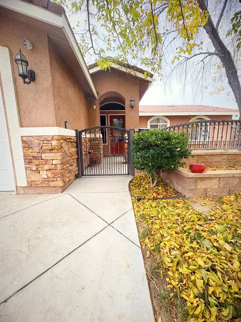 43340 27th St W, Lancaster, CA 93536