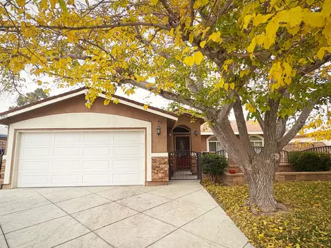 Exterior - 43340 27th St W, Lancaster, CA 93536 photo 2 of 16