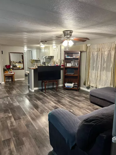 45415 28th St E #16, Lancaster, CA 93535 photo 5
