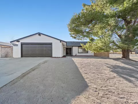 10621 Applewood Dr, California City, CA 93505
