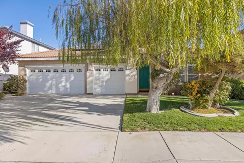 3613 Sungate Dr, Palmdale, CA 93551