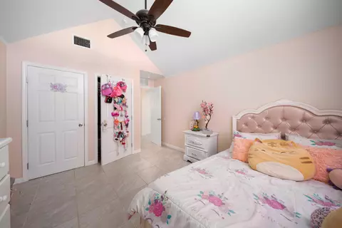 Bedroom - 8284 Prospect St, Mojave, CA 93501 photo 3 of 7