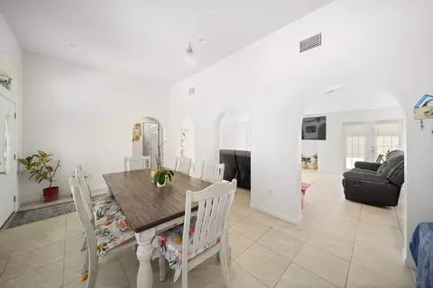 Dining - 8284 Prospect St, Mojave, CA 93501 photo 2 of 3