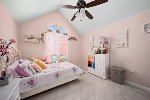 Bedroom - 8284 Prospect St, Mojave, CA 93501 photo 2 of 7