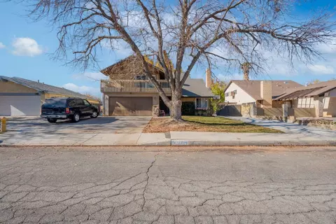 44449 Fenhold St, Lancaster, CA 93535