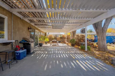 44449 Fenhold St, Lancaster, CA 93535 photo 32