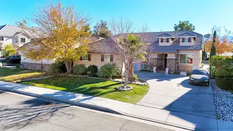 5832 St Laurent Dr, Palmdale, CA 93552