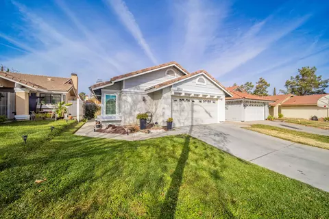 37037 Bayliss Ct, Palmdale, CA 93550