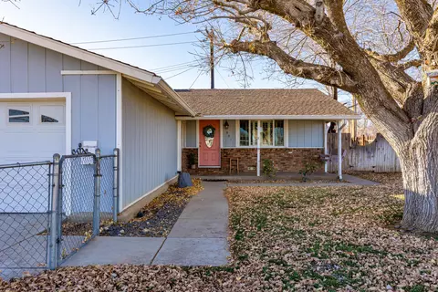 801 Beech St, Tehachapi, CA 93561 photo 3