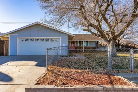 801 Beech St, Tehachapi, CA 93561 photo 2