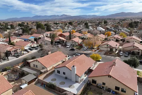 3635 E Ave R-11, Palmdale, CA 93550 photo 38