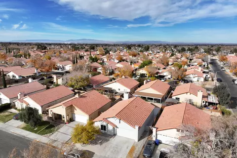 3635 E Ave R-11, Palmdale, CA 93550 photo 37