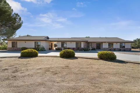 2512 Avenue N W, Palmdale, CA 93551