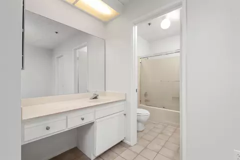 Bath - 44460 15th St E #1, Lancaster, CA 93535 photo 2 of 3