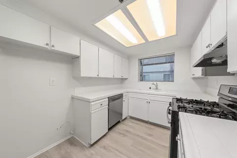 Kitchen - 44460 15th St E #1, Lancaster, CA 93535 photo 2 of 2