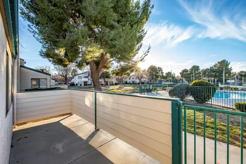 Exterior - 44460 15th St E #1, Lancaster, CA 93535 photo 2 of 4