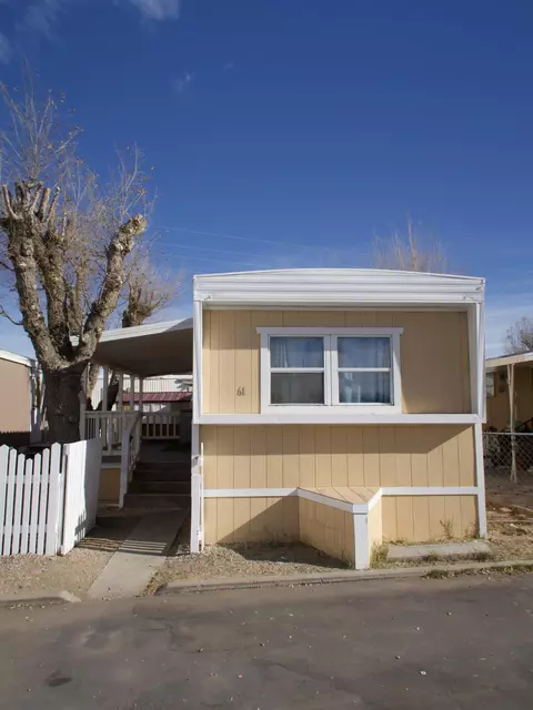 11423 Chamberlaine Way #SPC 61, Adelanto, CA 92301