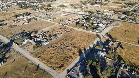 21 St - 22nd St W Ave L-8, Lancaster, CA 93534