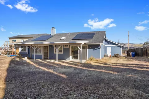 Exterior - 21431 Santa Maria Dr, Tehachapi, CA 93561 photo 4 of 5