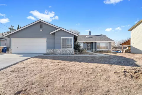 Exterior - 21431 Santa Maria Dr, Tehachapi, CA 93561 photo 3 of 5