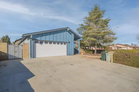 44551 12th St E, Lancaster, CA 93535