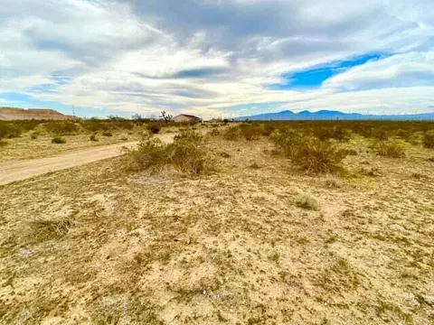 3501 Far E Ave, Mojave, CA 93501 photo 2
