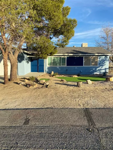 Exterior - 40074 176th St E, Palmdale, CA 93591 photo 2 of 5