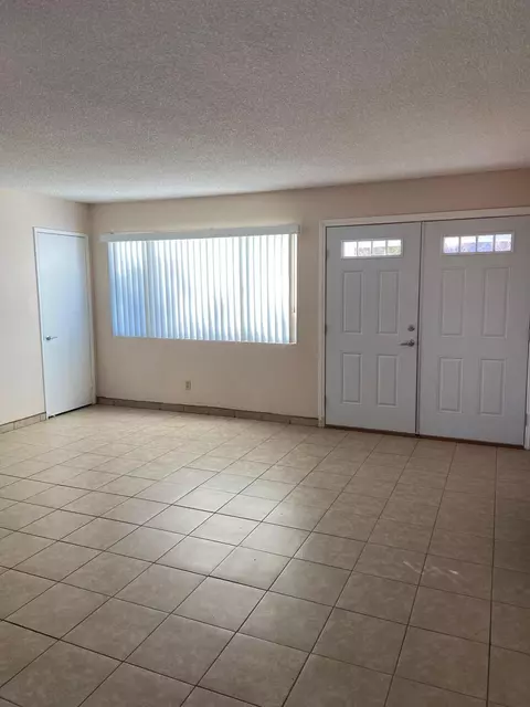 Living - 40074 176th St E, Palmdale, CA 93591 photo 2 of 4
