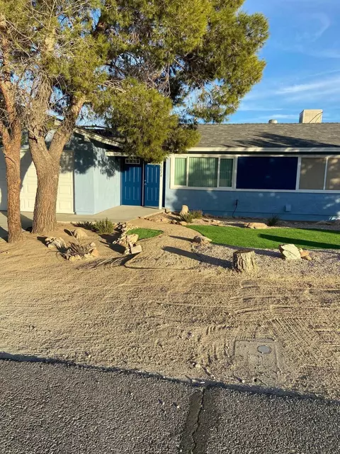 Exterior - 40074 176th St E, Palmdale, CA 93591 photo 4 of 5