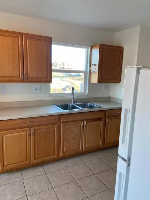 Kitchen - 40074 176th St E, Palmdale, CA 93591 photo 1 of 5