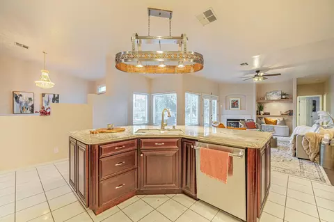 Kitchen - 41002 Flagstone St, Palmdale, CA 93551 photo 2 of 4