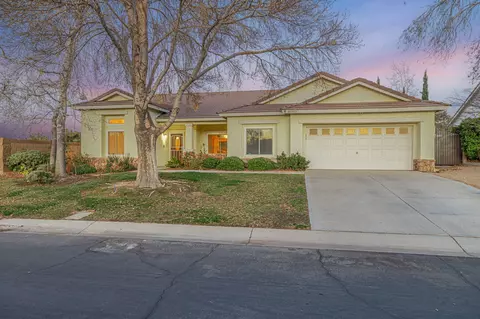 Exterior - 41002 Flagstone St, Palmdale, CA 93551 photo 12 of 15