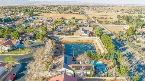 View/Area - 41002 Flagstone St, Palmdale, CA 93551 photo 5 of 15