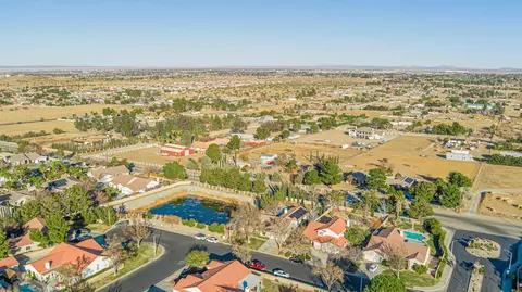 View/Area - 41002 Flagstone St, Palmdale, CA 93551 photo 4 of 15