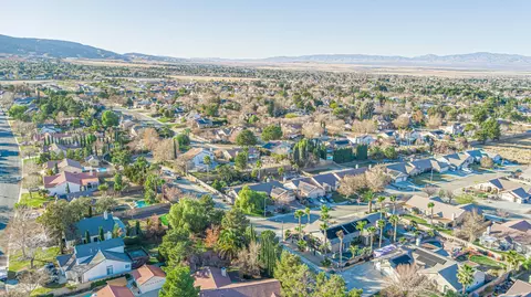 View/Area - 41002 Flagstone St, Palmdale, CA 93551 photo 12 of 15