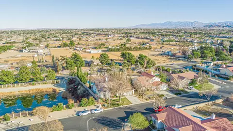 View/Area - 41002 Flagstone St, Palmdale, CA 93551 photo 2 of 15
