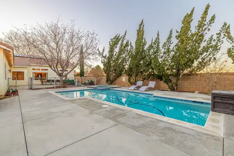 Exterior - 41002 Flagstone St, Palmdale, CA 93551 photo 7 of 15